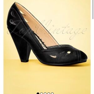 NWT. Bettie Page 3" Closed Toe heel.